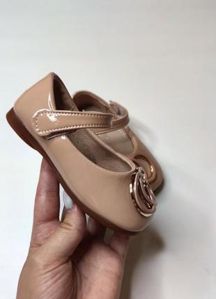 Туфли для девочки бежевые4 фото