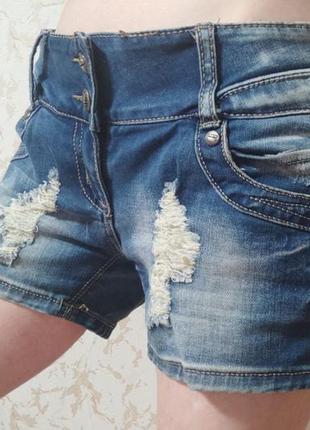 Рвані шорти джинсові