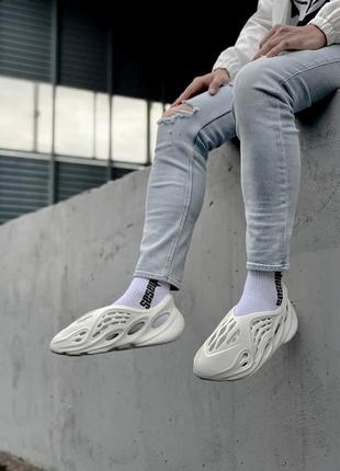 Мужские кроссовки adidas yeezy foam rnnr white (без лого на пятке)7 фото