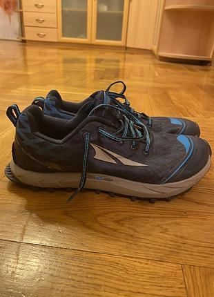 Беговые кроссовки