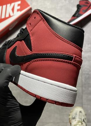 Кросівки nike air jordan 1 mid red black7 фото