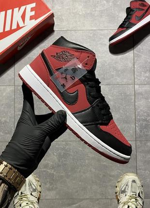 Кросівки nike air jordan 1 mid red black1 фото