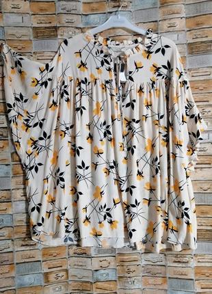 Красива віскозна блуза з квітковим принтом