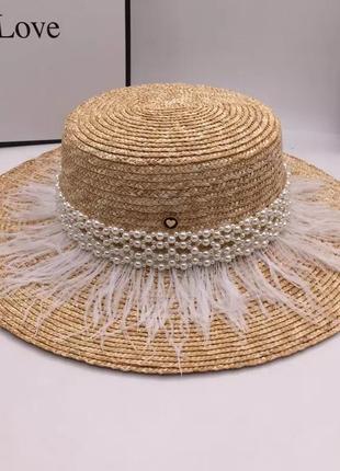 Шикарная соломенная шляпа канотье с перьями цепочкой декором и украшениями2 фото
