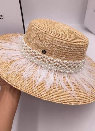 Шикарная соломенная шляпа канотье с перьями цепочкой декором и украшениями3 фото