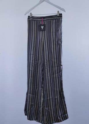 Легкі штани від by very