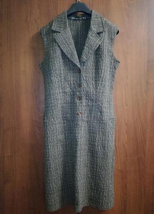 Медное платье без рукавов коричневых оттенков