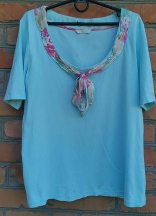 Шикарная футболка с разноцветноц лентой