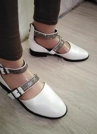 Туфлі, босоніжки жіночі літні білі на низькому ходу