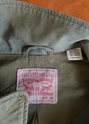 Брендова фірмова демісезонна котонова куртка levi's,оригінал,розмір xs-s.6 фото