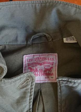 Брендова фірмова демісезонна котонова куртка levi's,оригінал,розмір xs-s.5 фото