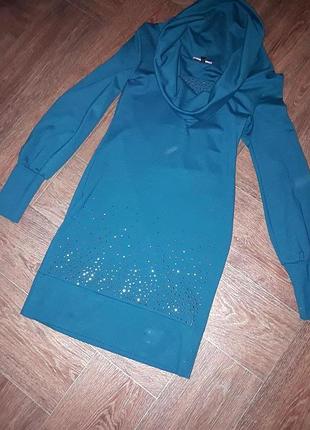 Красивое платье.