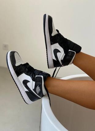 Новые женские кроссовки высокие демисезонные nike air jordan кожаные найк1 фото