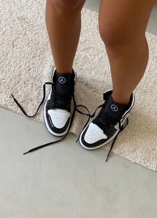 Новые женские кроссовки высокие демисезонные nike air jordan кожаные найк3 фото