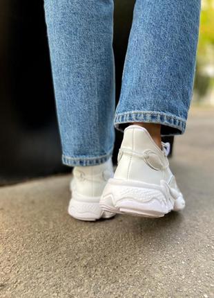 Женские стильные осенние кроссовки adidas ozweego white5 фото