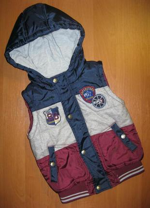 Жилетка "f&f" розмір 4-5 років. зростання 110 див.