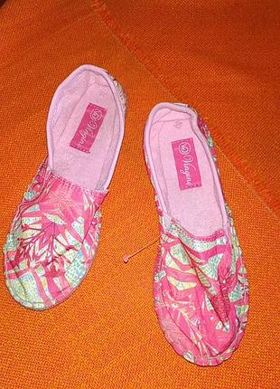 Тапочки слипоны для девочки.