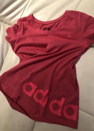Adidas розовая футболка