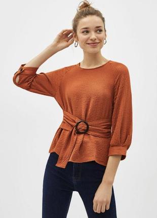 Теракотова блуза з поясом