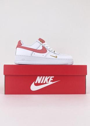 Стильные женские кроссовки демисезонные nike air force 1 low white red белые кожаные найк форс