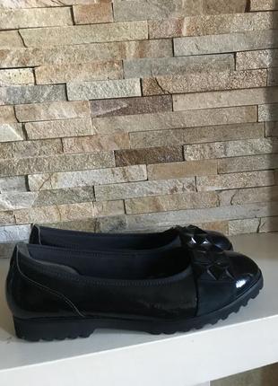 Шикарные лаковые лоферы gabor