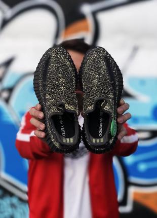 Топовые мужские кроссовки демисезонные adidas yeezy 350 чёрные текстильные адидас рефлектив4 фото