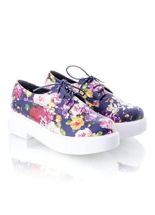 Женские туфли с цветочным принтом средний каблук2 фото