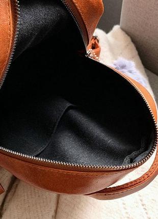 Женский мини рюкзак с меховым брелком, модный прогулочный рюкзачок коньячный коричневый6 фото