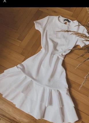 Платя з відкритими спиною