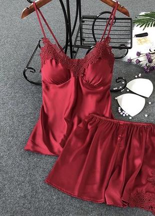 Атласная пижама шортами