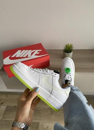 Кроссовки женские, мужские nike air force 1 белые/салатовый (найк аир форс, кросівки)
