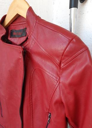 Женская красная куртка эко кожа3 фото