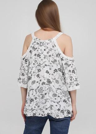 Блуза белая в цветочный принт на широких бретелях в открытыми плечами c&a2 фото