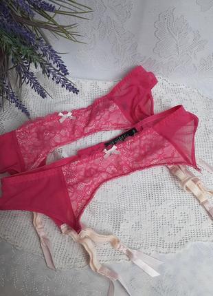 Пояс для панчіх з регульованими бретелями мереживний ажурний малиновий