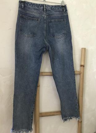Стильные джинсы с необработанным низом3 фото