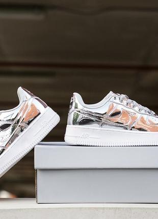 Nike air force 1 sp liquid metal silver жіночі блискучі сріблясті кросівки найк жіночі модні сріблясті срібні блискучі кросівки7 фото