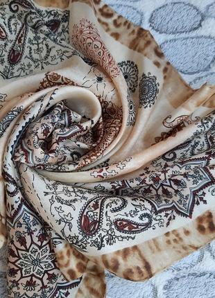 Небольшой шёлковый платок