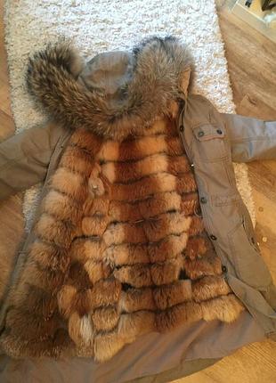 Парку з хутром лисиці