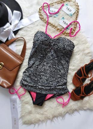 Очень крутой стильный цельный купальник в идеальном состоянии 🖤next🖤