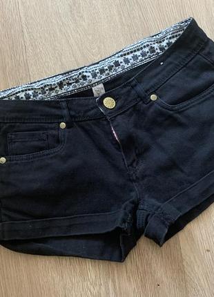 Джинсовые шорты