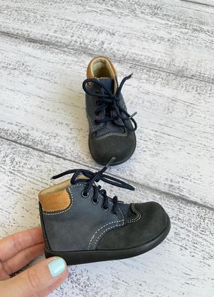 Крутые кожаные кроссовки кеды ботинки размер 18(12см стелька)