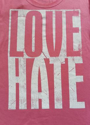 Розовая футболка benetton с принтом love hate.2 фото