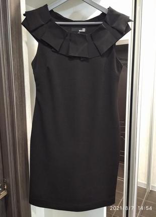 Брендовое  маленькое  чёрное  платье