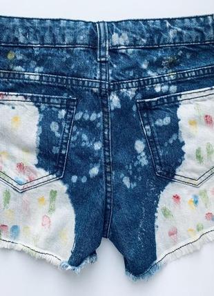 Джинсовые шорты с эффектом брызг краски4 фото