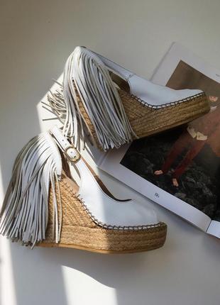 Оригінальні босоніжки ручна робота