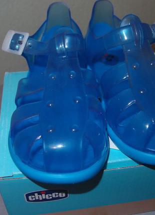 Сланці,босоніжки 18 і 26 розмір тм chicco