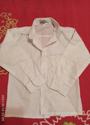 Школьная рубашка б/у на первоклашку р. 28