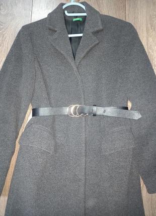 Сіре пальто класичного крою.3 фото