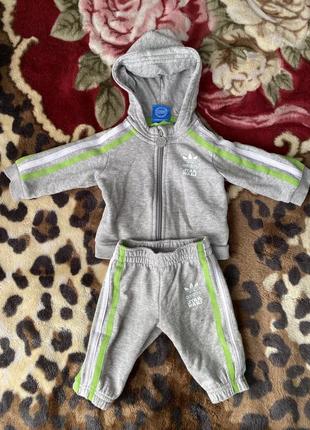 Костюм adidas на мальчика