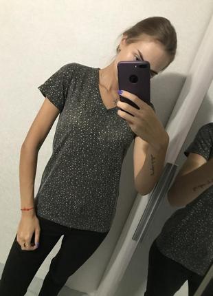 Стильная футболка в леопардовый принт